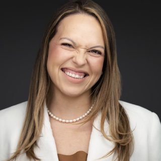 Gabriela Sánchez, agente de seguros de salud licenciada